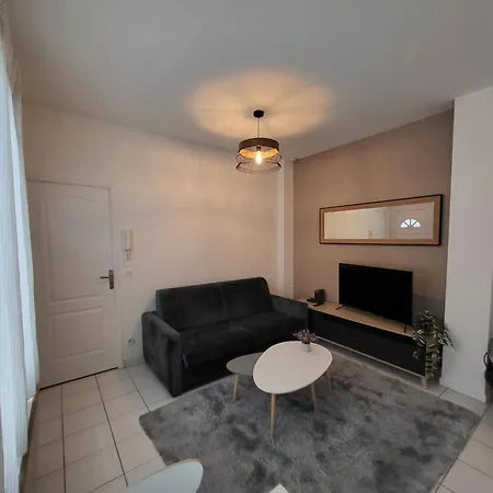 Appartement Spacieux 28M2 Avec Chambre Separee Issy-les-Moulineaux Exterior photo