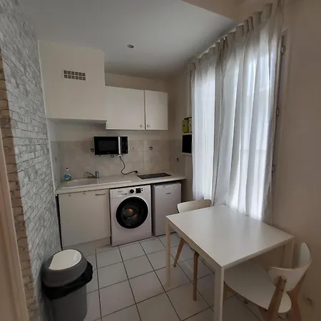 Appartement Spacieux 28M2 Avec Chambre Separee Issy-les-Moulineaux Exterior photo